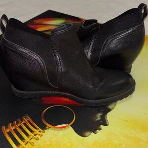 Naturalizer Black Leather Wedge Ankle Booties